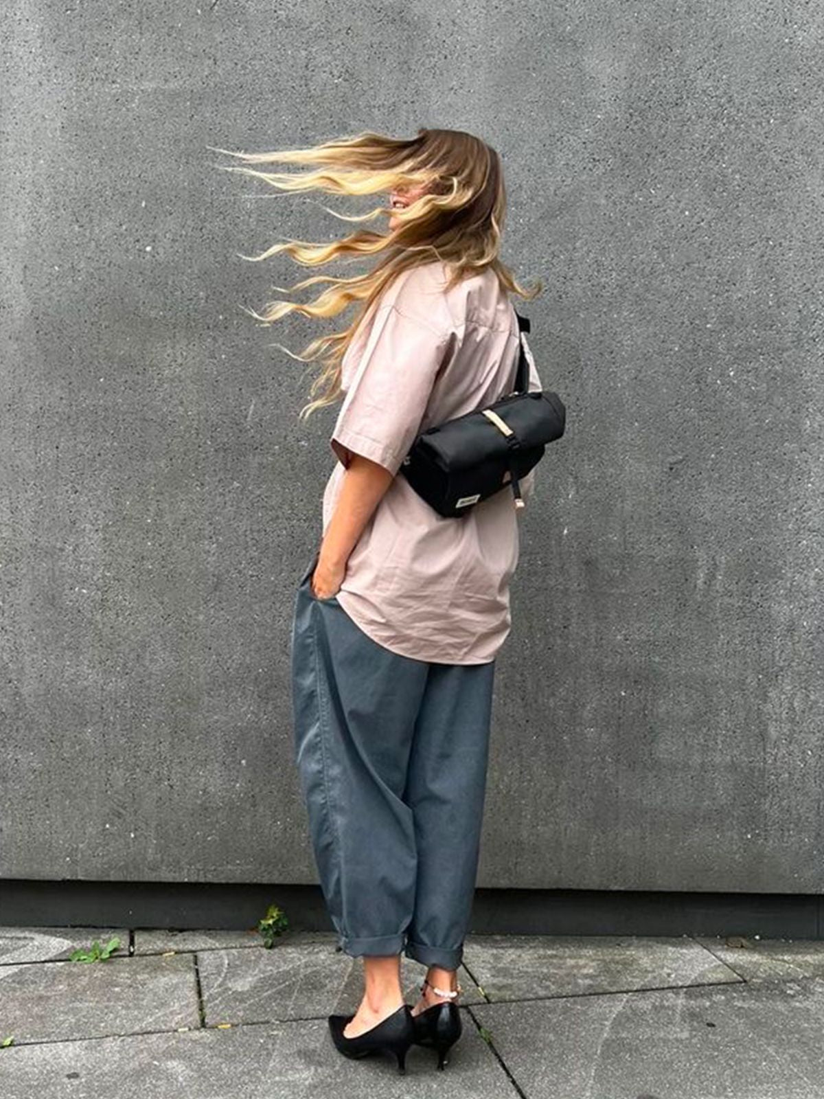 Dark Grey / Nude