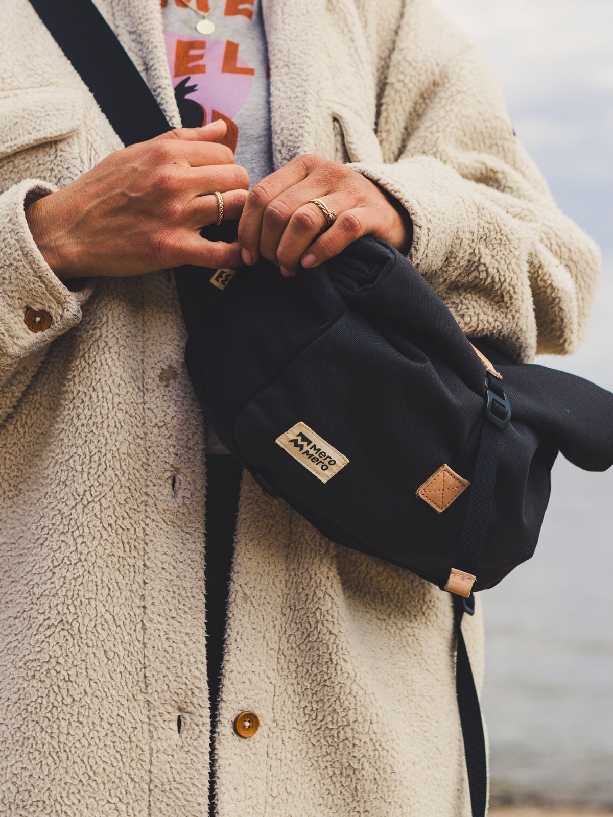 Dark Grey / Nude